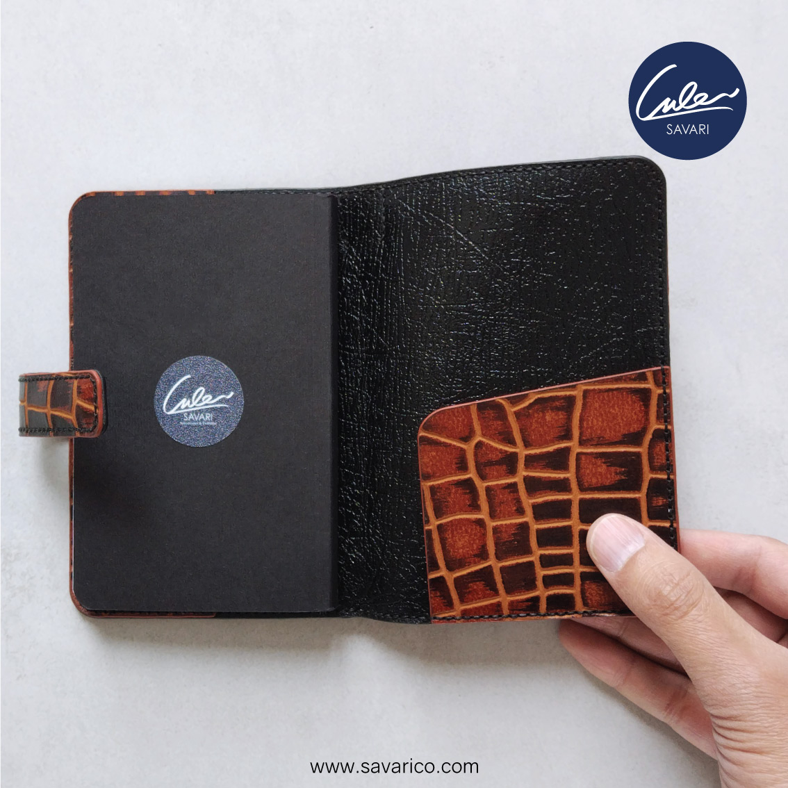 ژورنال جیبی با جلد چرم طبیعی به همراه خودکار و دفترچه یادداشت قابل تعویض برند سواری SAVARI ( مدل S-22-04 )